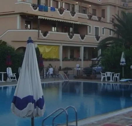 Il Corsaro 3* Le Castella (Calabria)