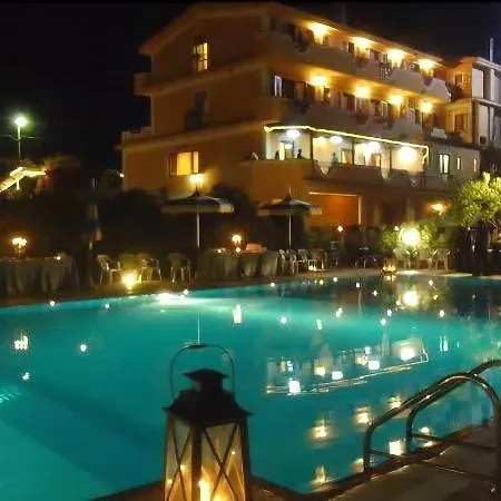 Il Corsaro Hotel Le Castella (Calabria)
