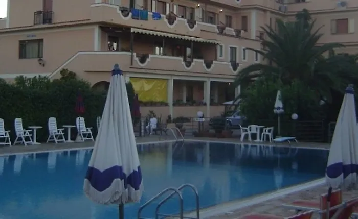 Il Corsaro 3* Le Castella (Calabria)